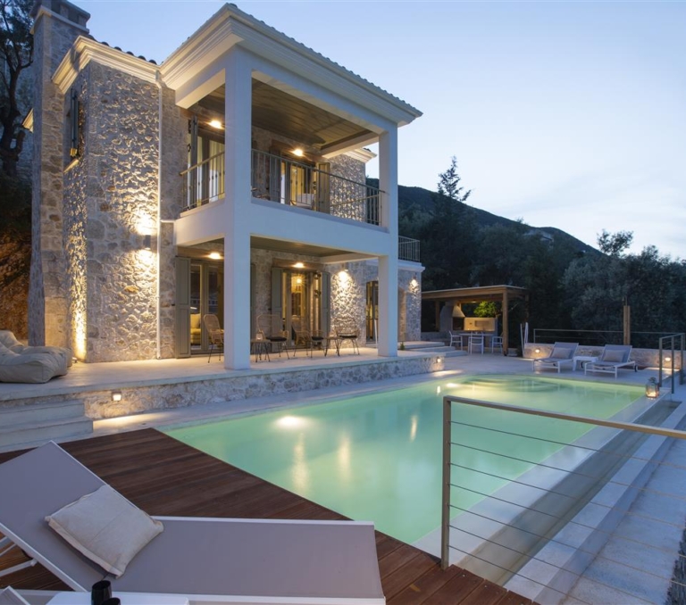 EXECUTIVE VILLAS LEFKADA