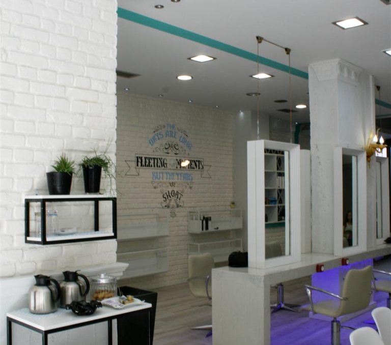 ΚΟΜΜΩΤΗΡΙΟ HAIR GALLERY